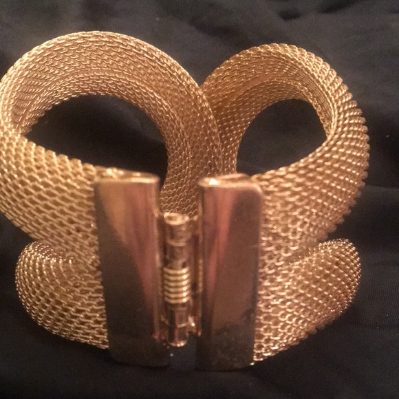 NWT. Bracelet. Hinged. Gold. Mesh. - Picture 2 of 6